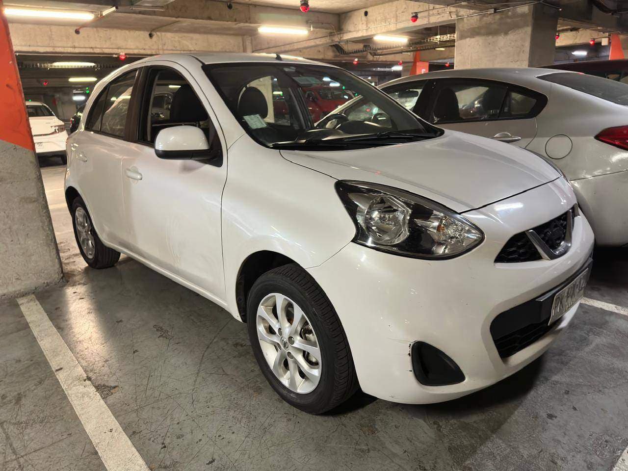 Automovil Nissan March
