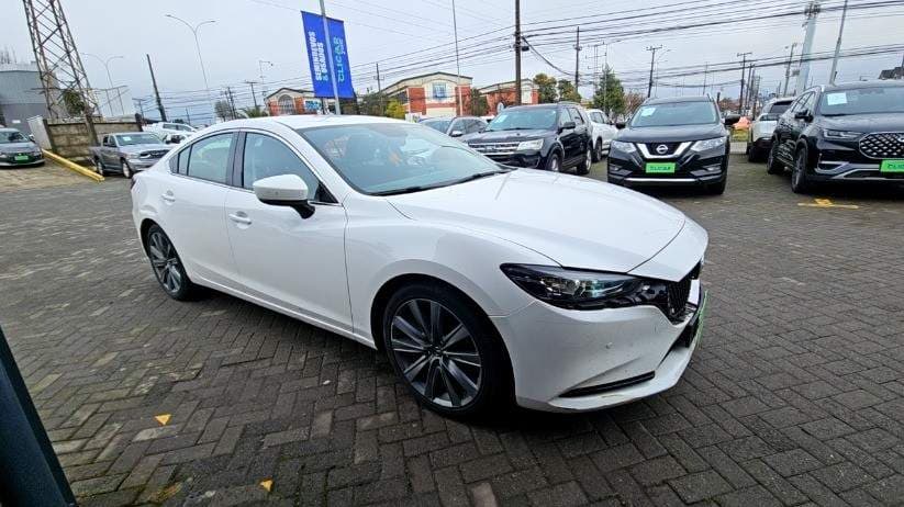 Automovil Mazda 6