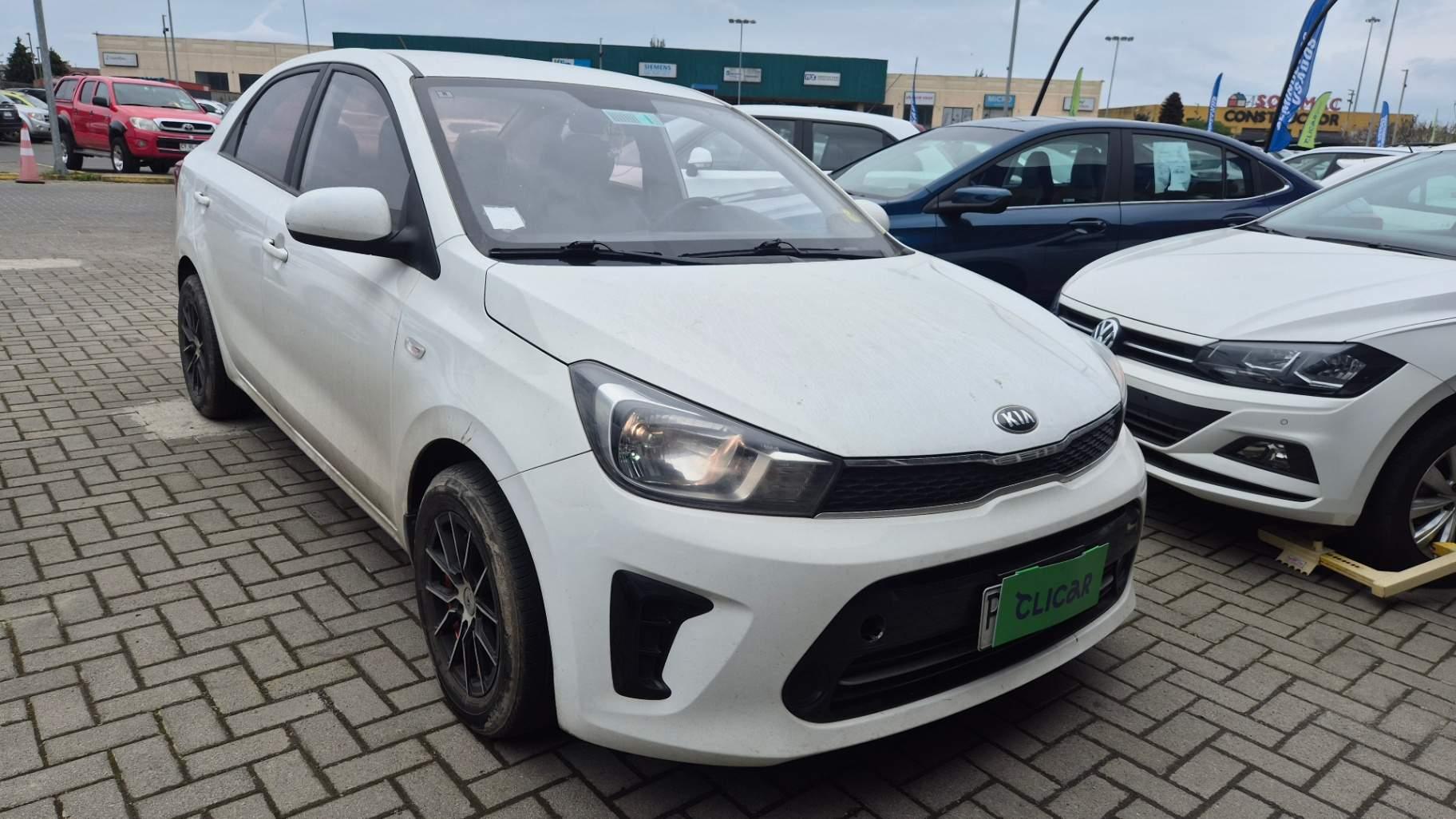 Automovil Kia Soluto