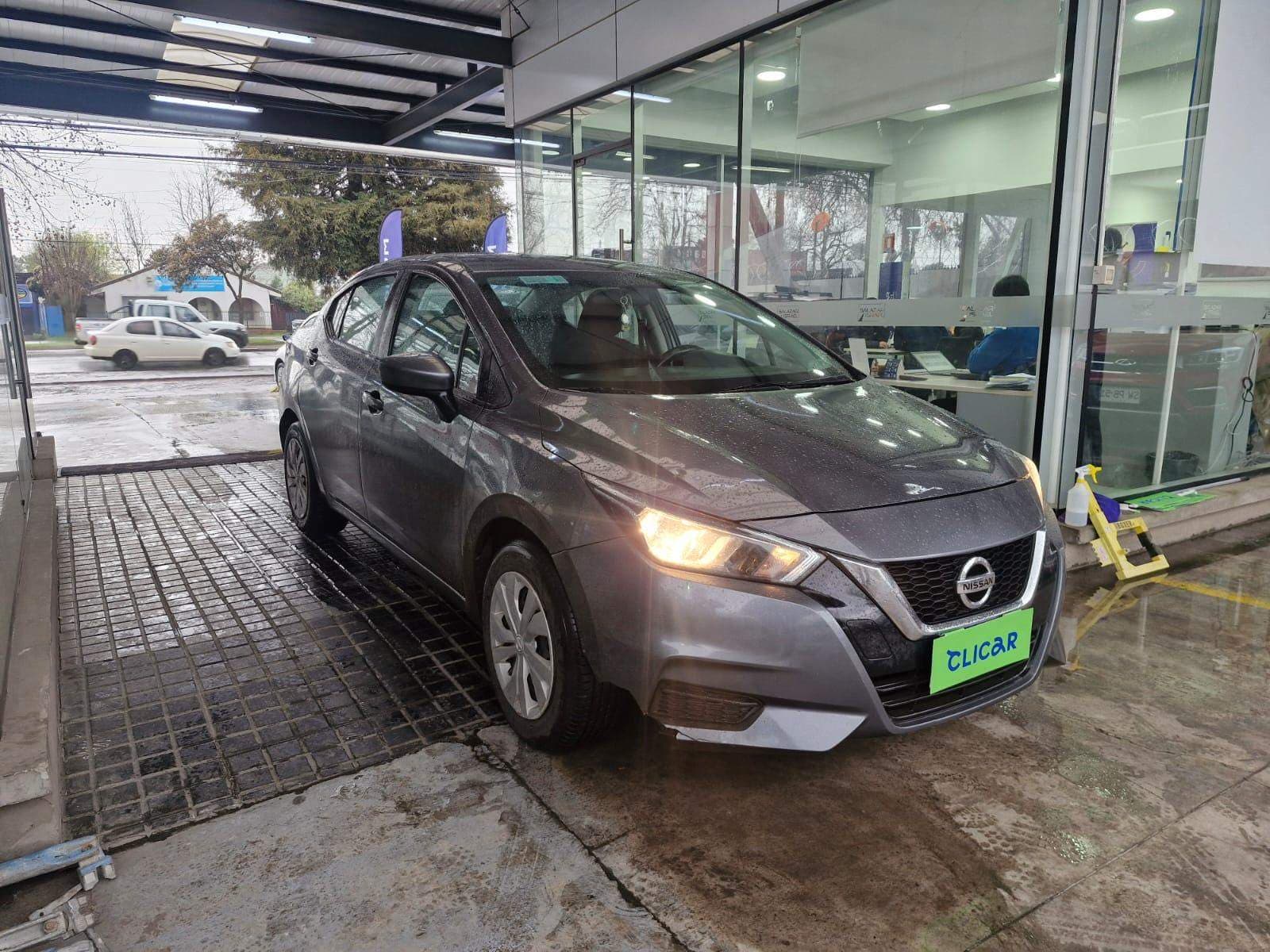 Automovil Nissan Versa