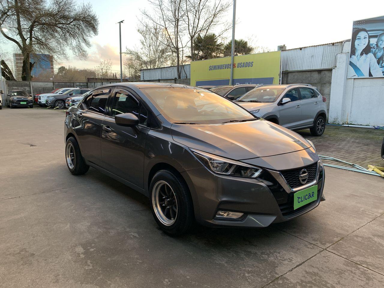 Automovil Nissan Versa