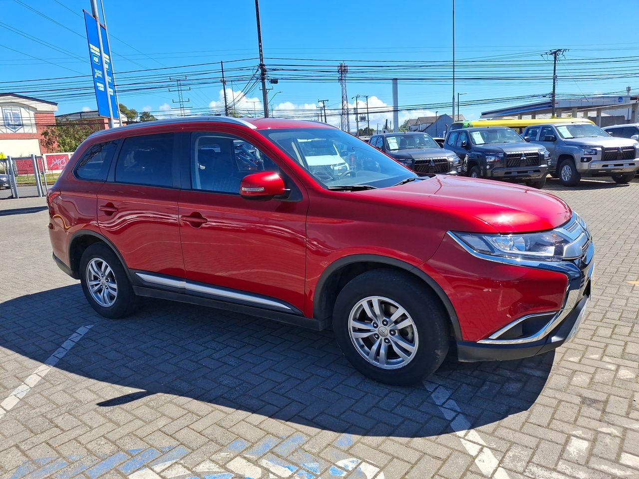 Station Wagon Mitsubishi Outlander