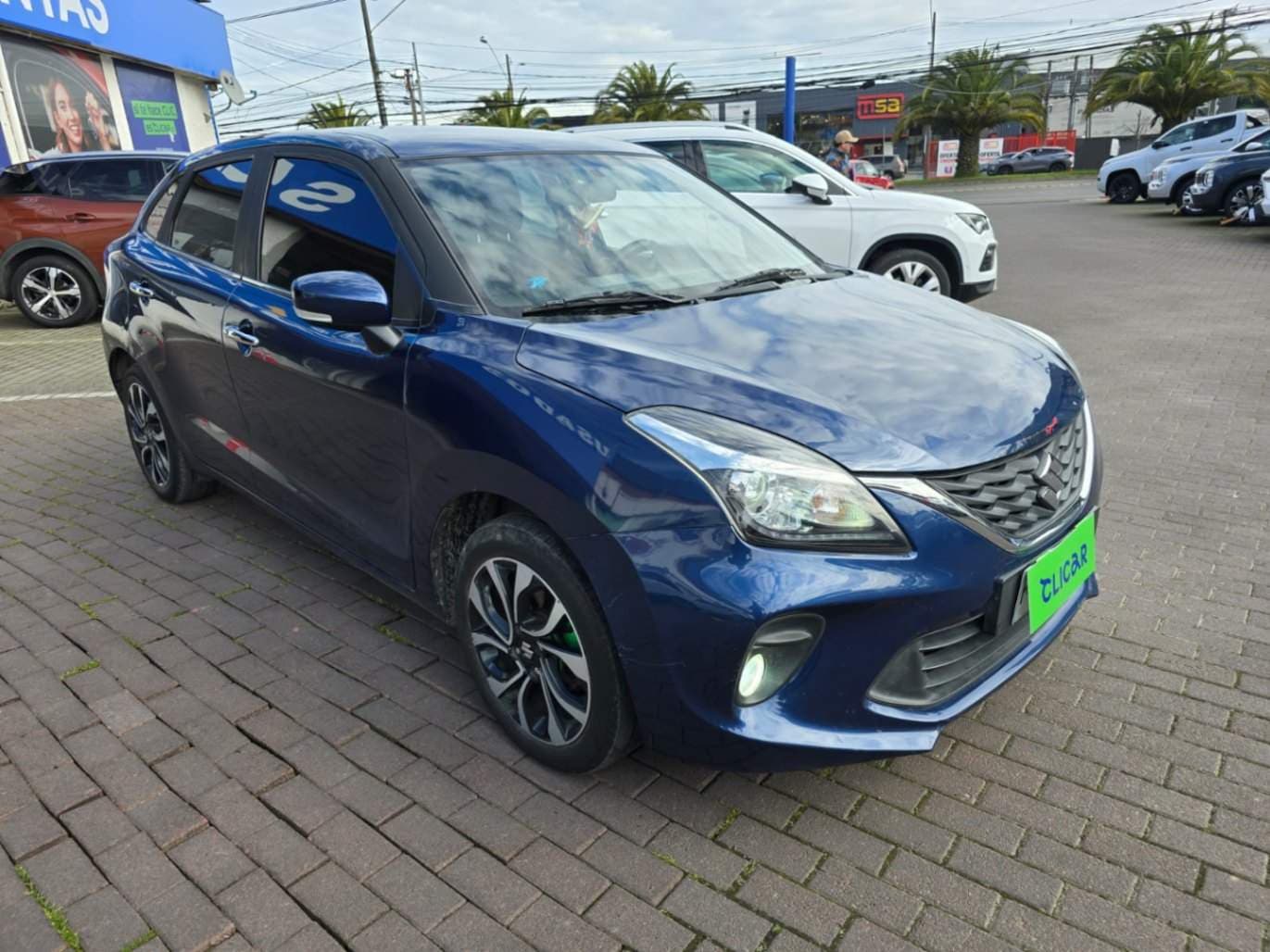 Hatchback Suzuki Baleno