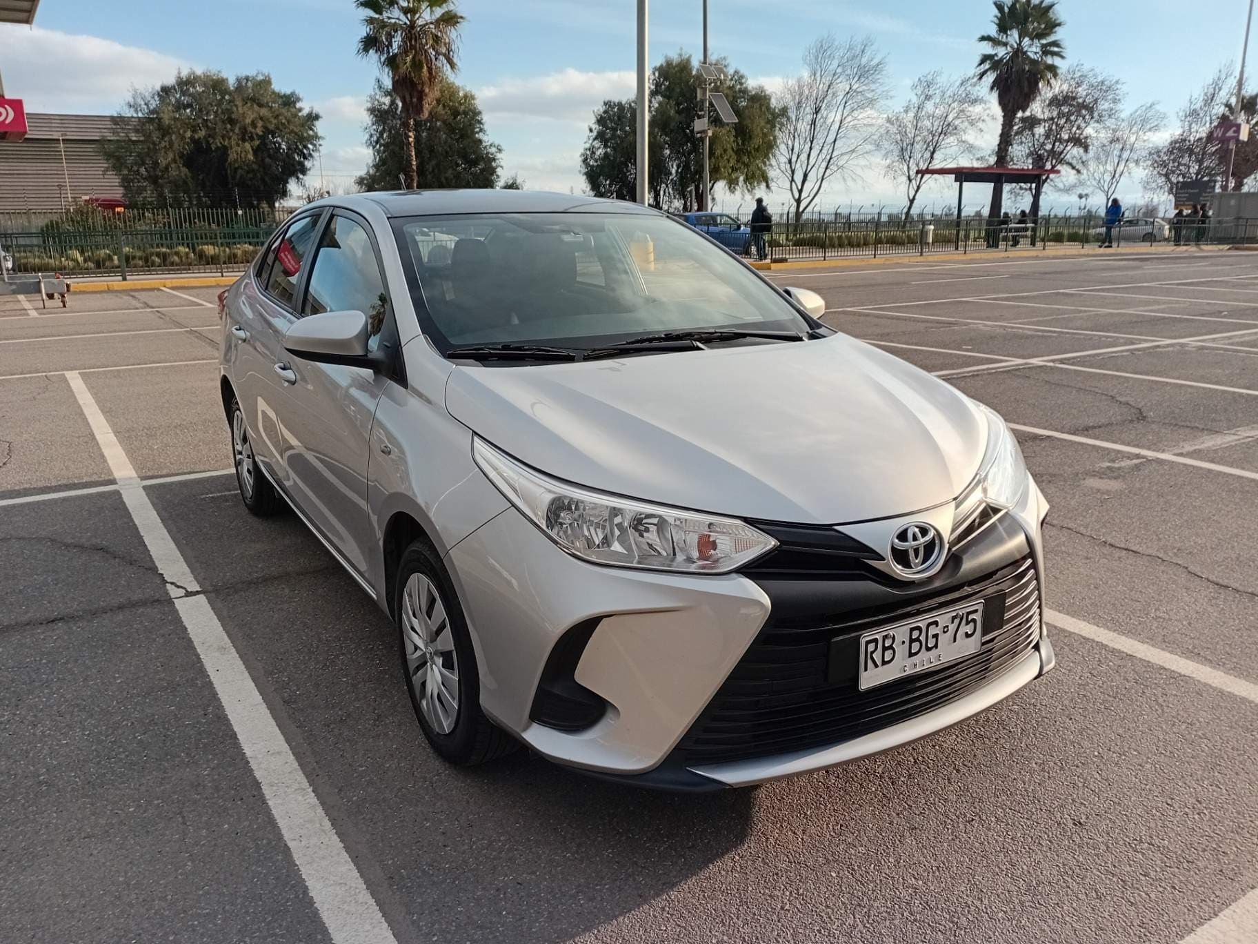 Automovil Toyota Yaris