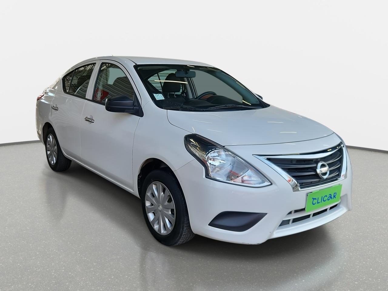 Automovil Nissan Versa