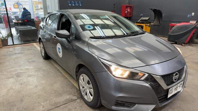 Automovil Nissan Versa