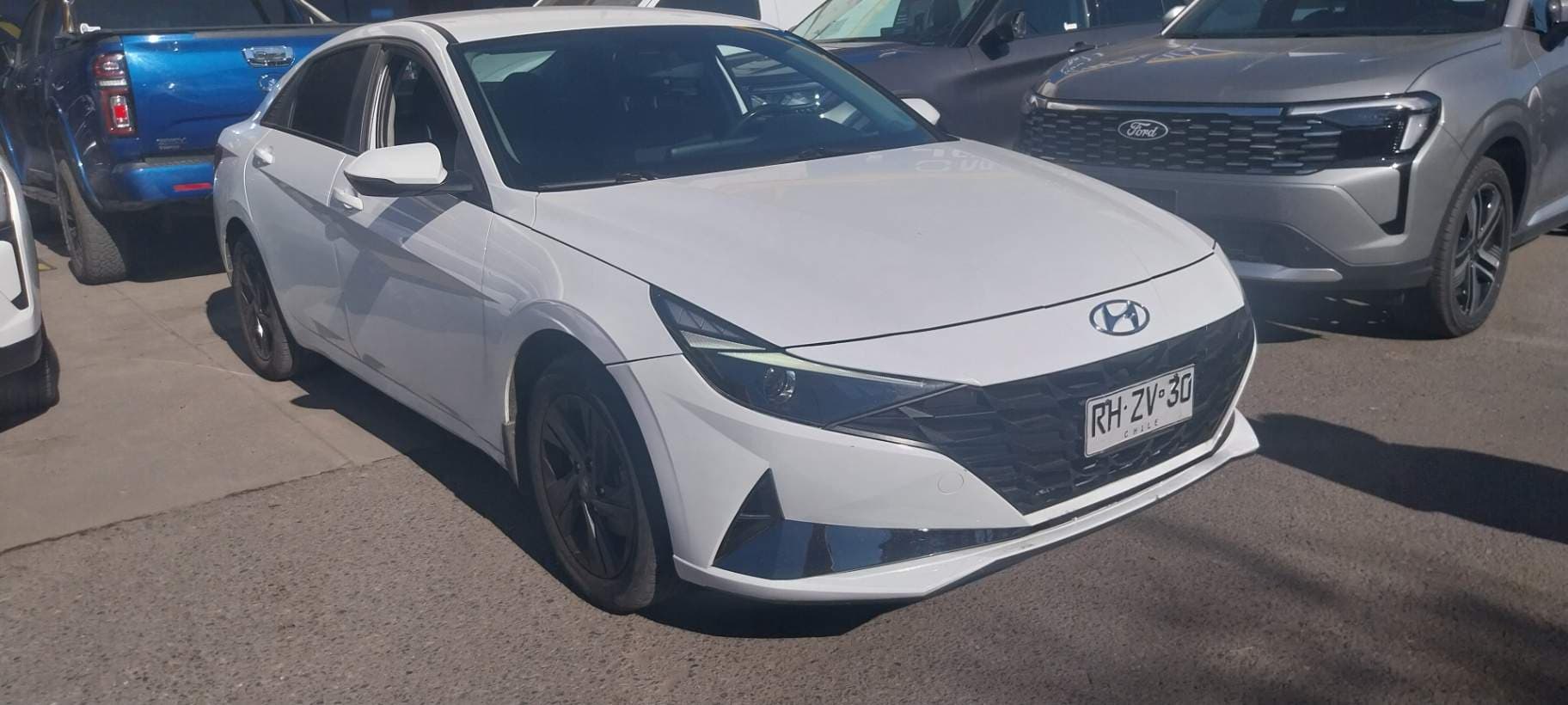 Automovil Hyundai Elantra