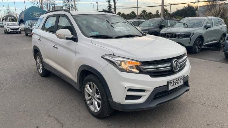 Suv Dfsk 560