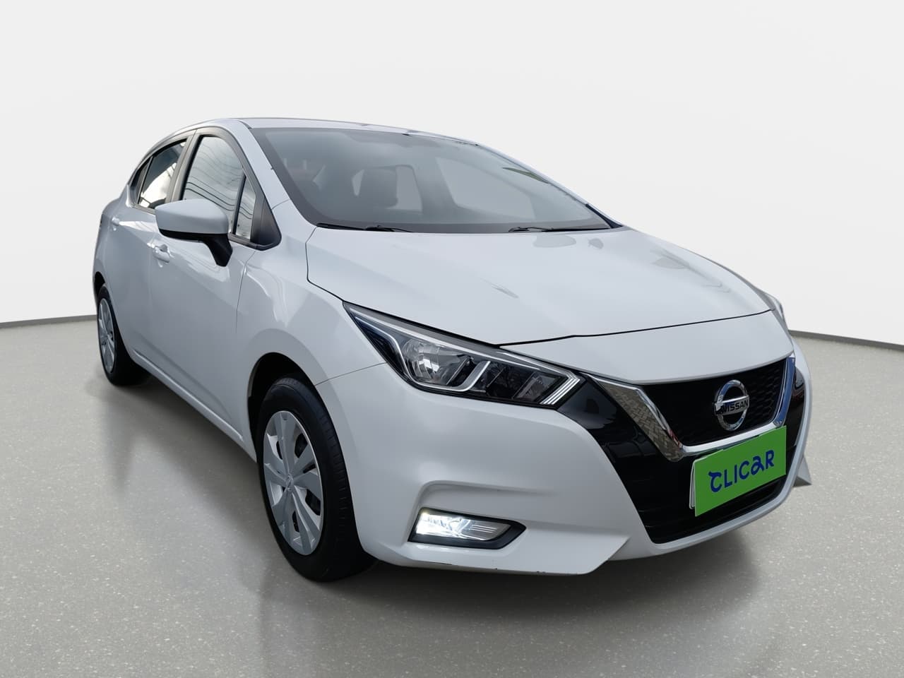 Automovil Nissan Versa