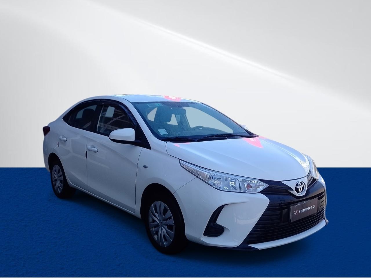 Sedan Toyota Yaris
