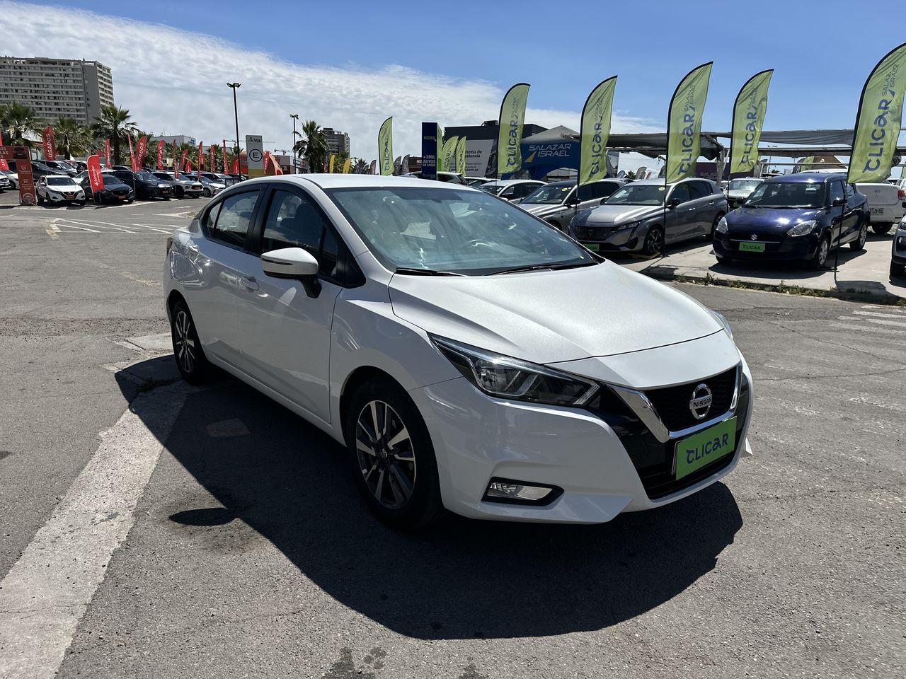 Automovil Nissan Versa