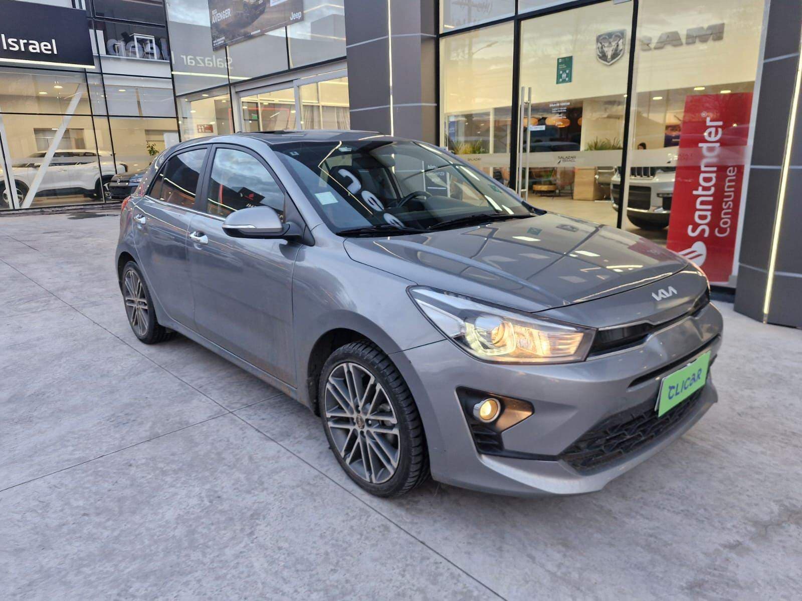 Automovil Kia Rio 5