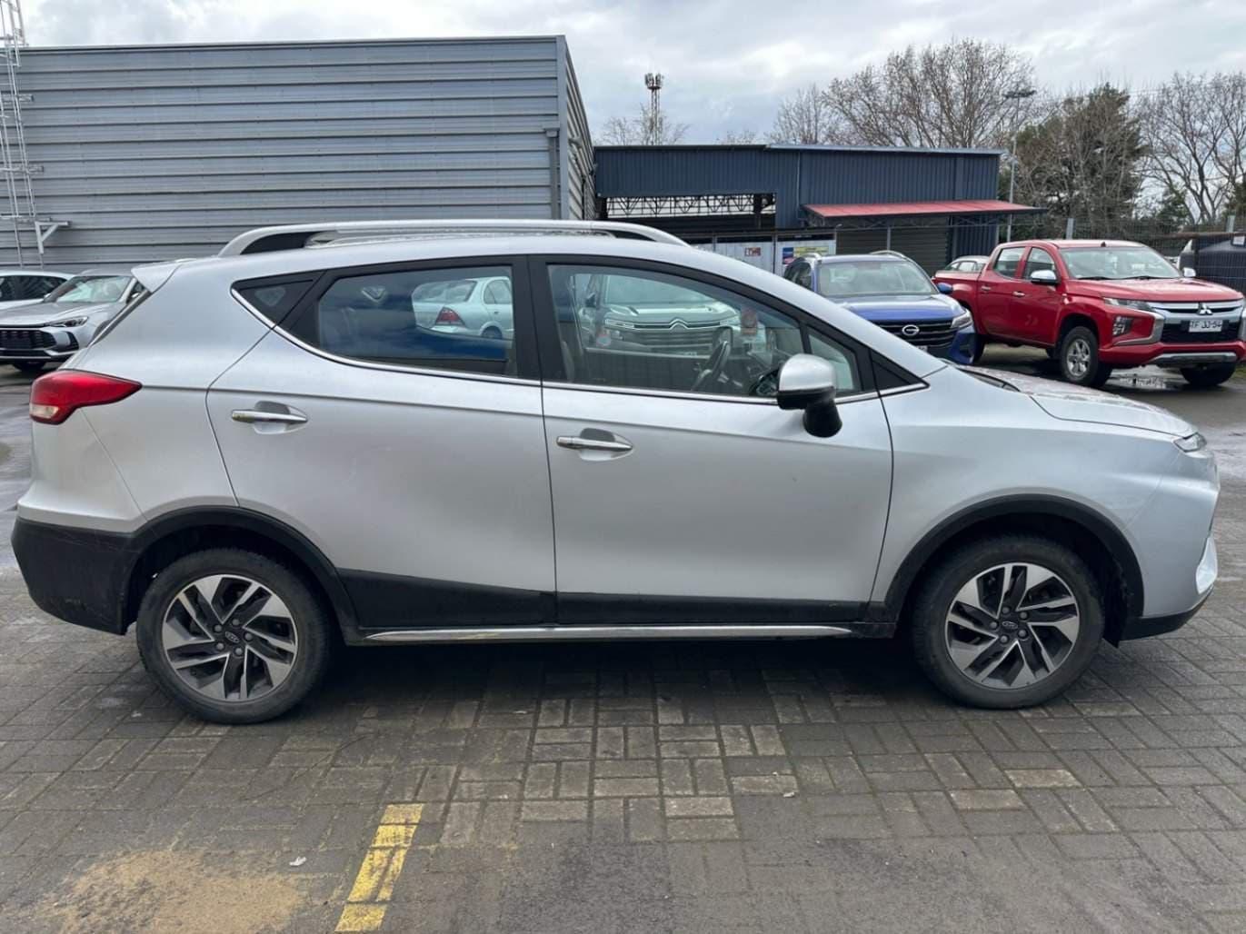 Suv Jac Js3