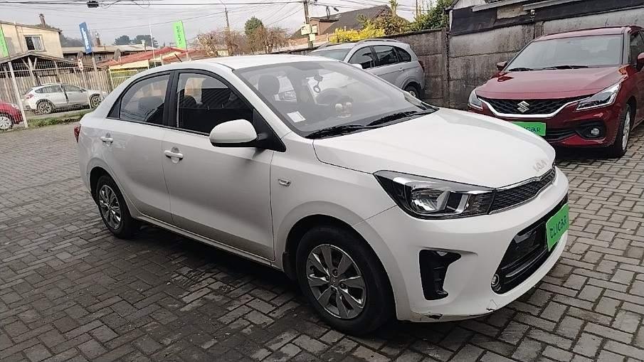 Automovil Kia Soluto