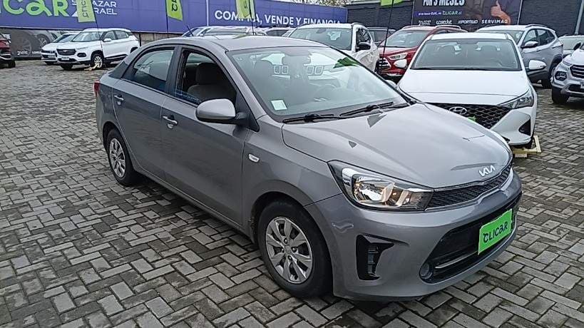 Automovil Kia Soluto