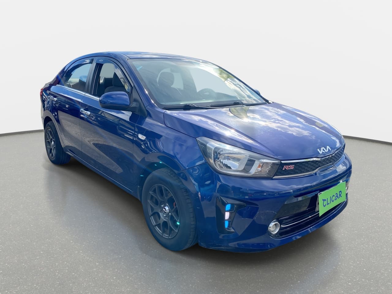 Automovil Kia Soluto