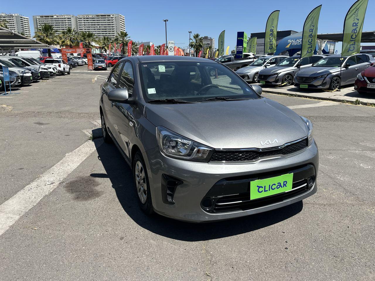 Automovil Kia Soluto