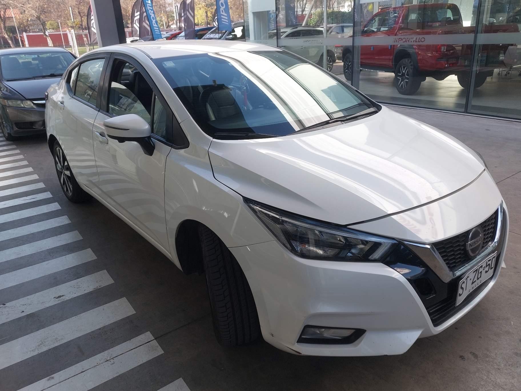Automovil Nissan Versa