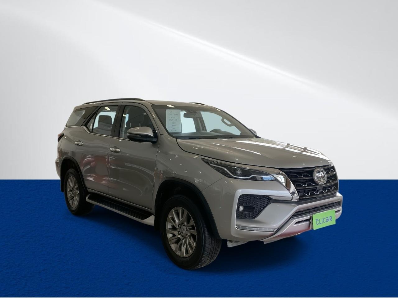 Station Wagon Toyota Fortunner