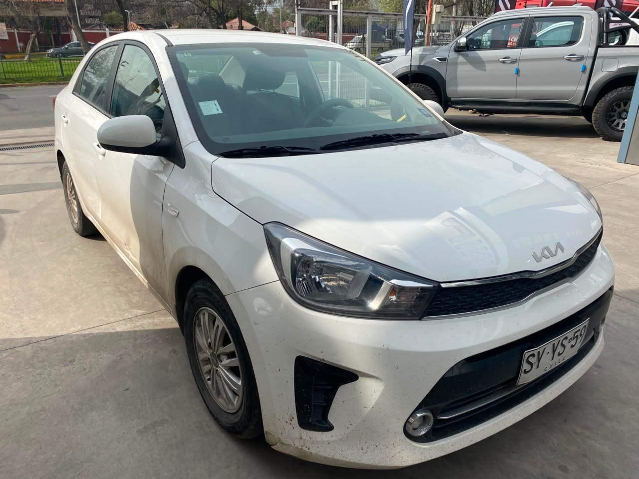 Automovil Kia Soluto