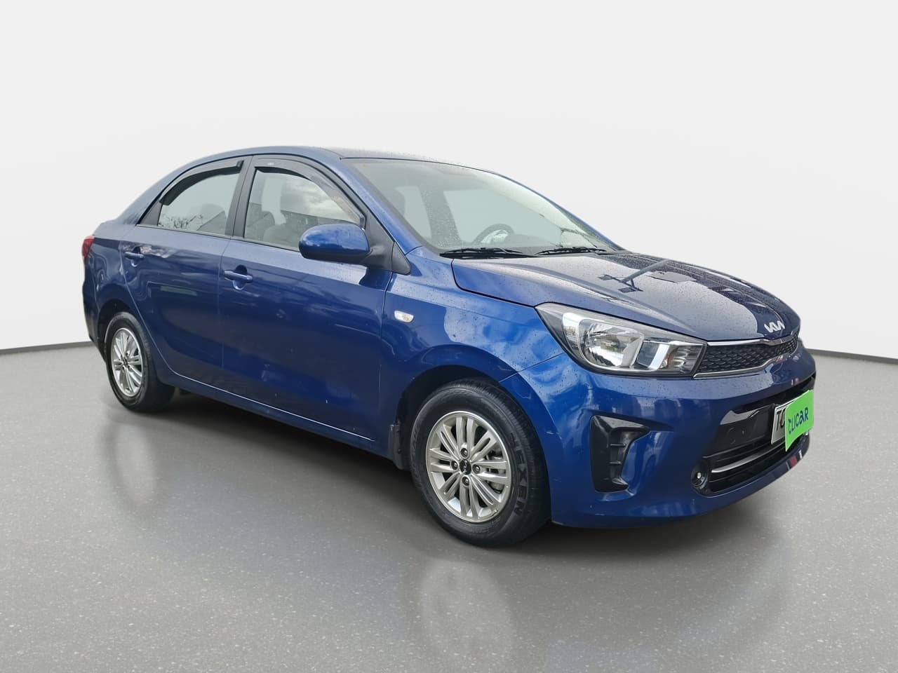 Automovil Kia Soluto