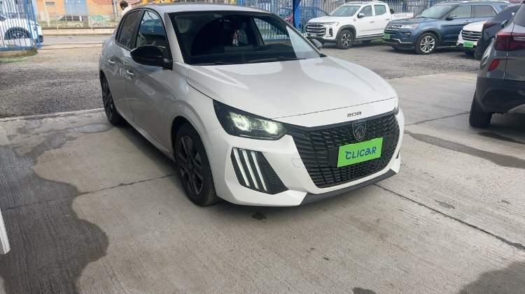 Hatchback Peugeot 208
