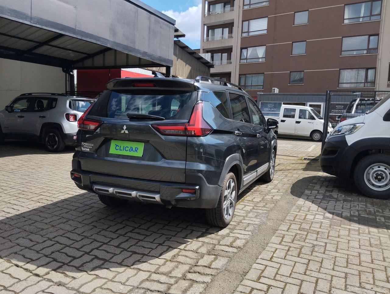 Station Wagon Mitsubishi Xpander Cross