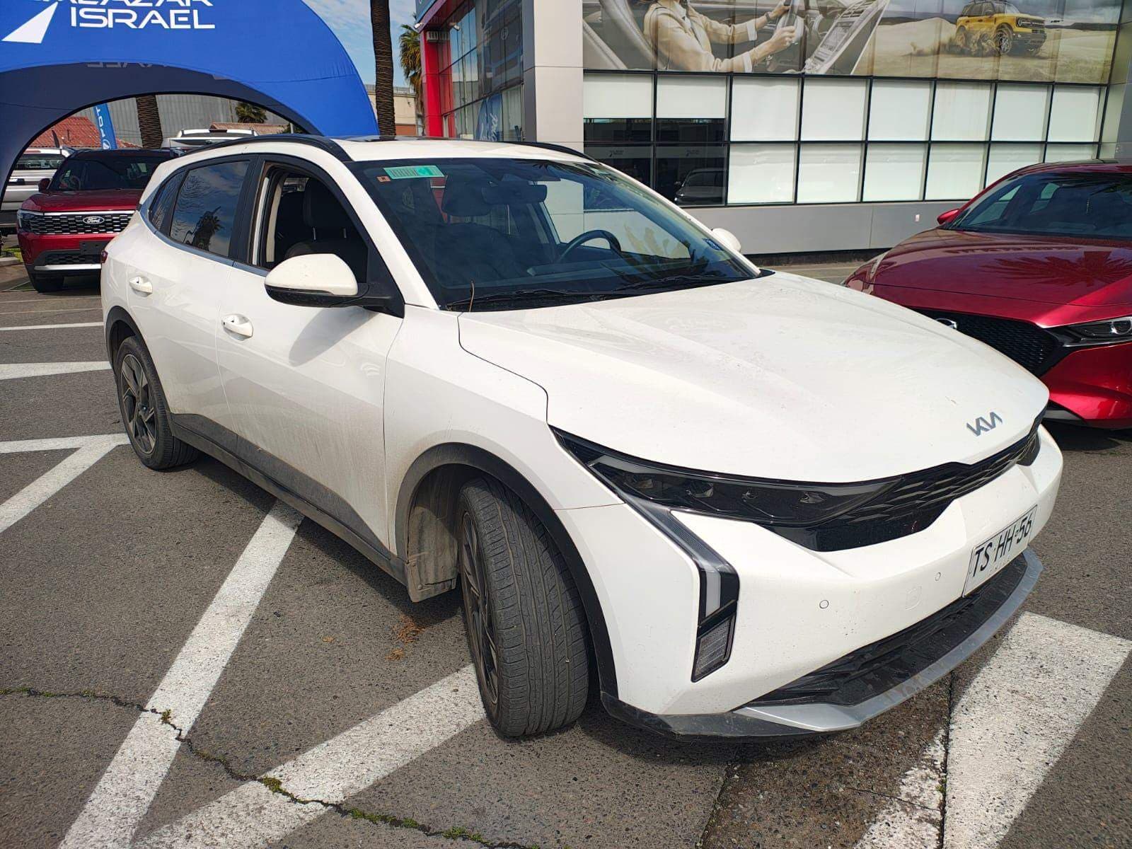 Hatchback Kia K3 Cross
