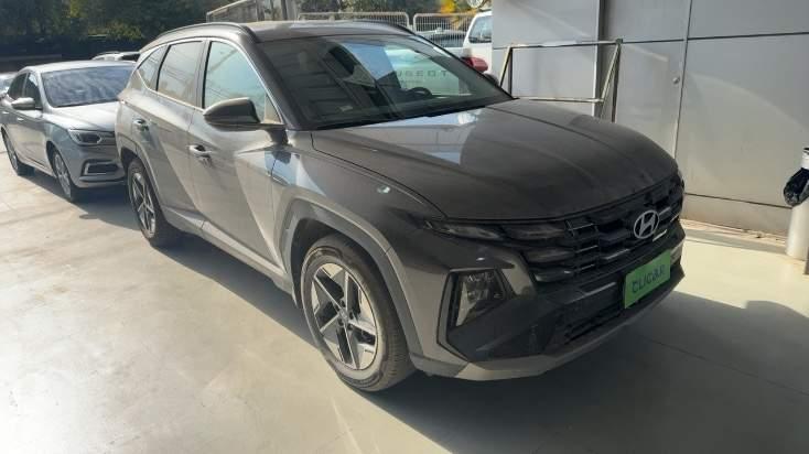 Station Wagon Hyundai Tucson
