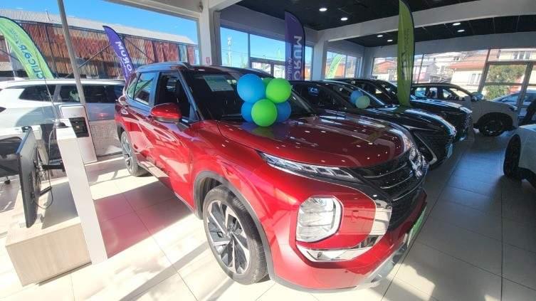 Station Wagon Mitsubishi Outlander