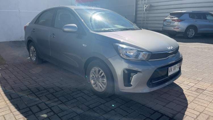 Automovil Kia Soluto