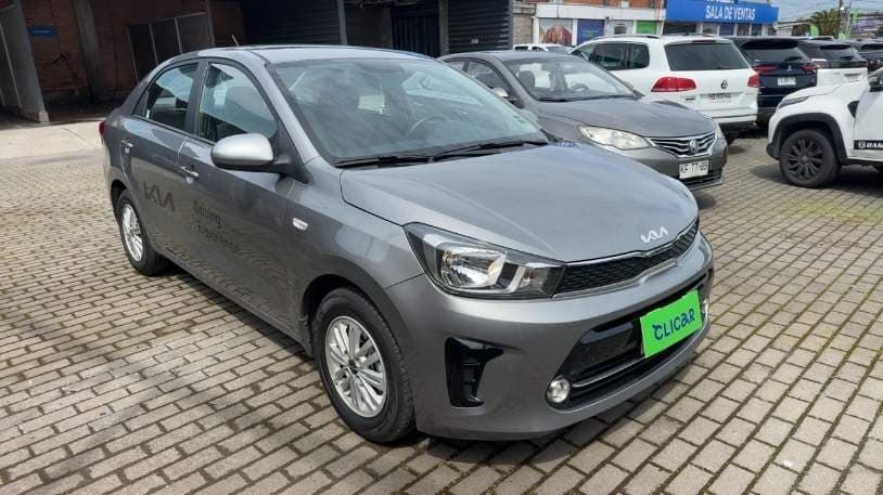 Automovil Kia Soluto