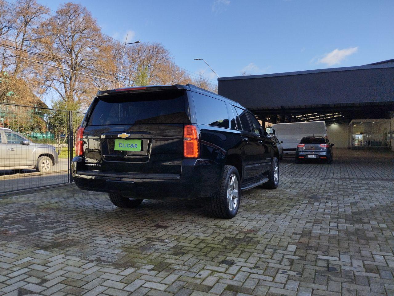 Station Wagon Chevrolet Suburban
