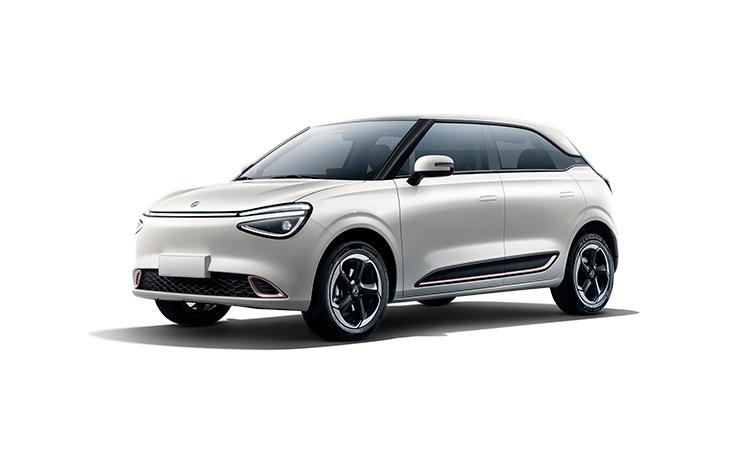 Sedan Dongfeng Nammi